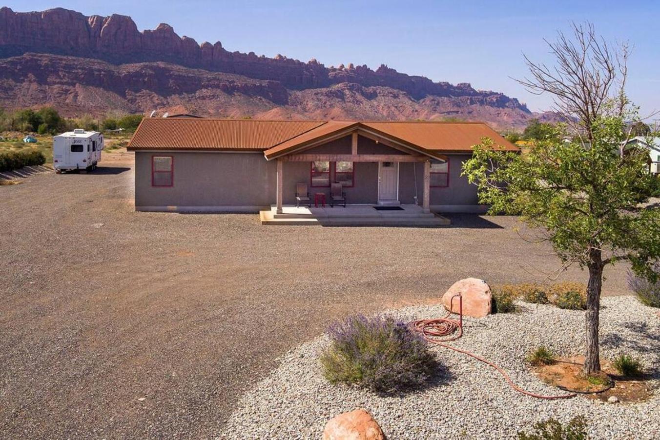 The Shack Private Home & Hot Tub Moab Bagian luar foto