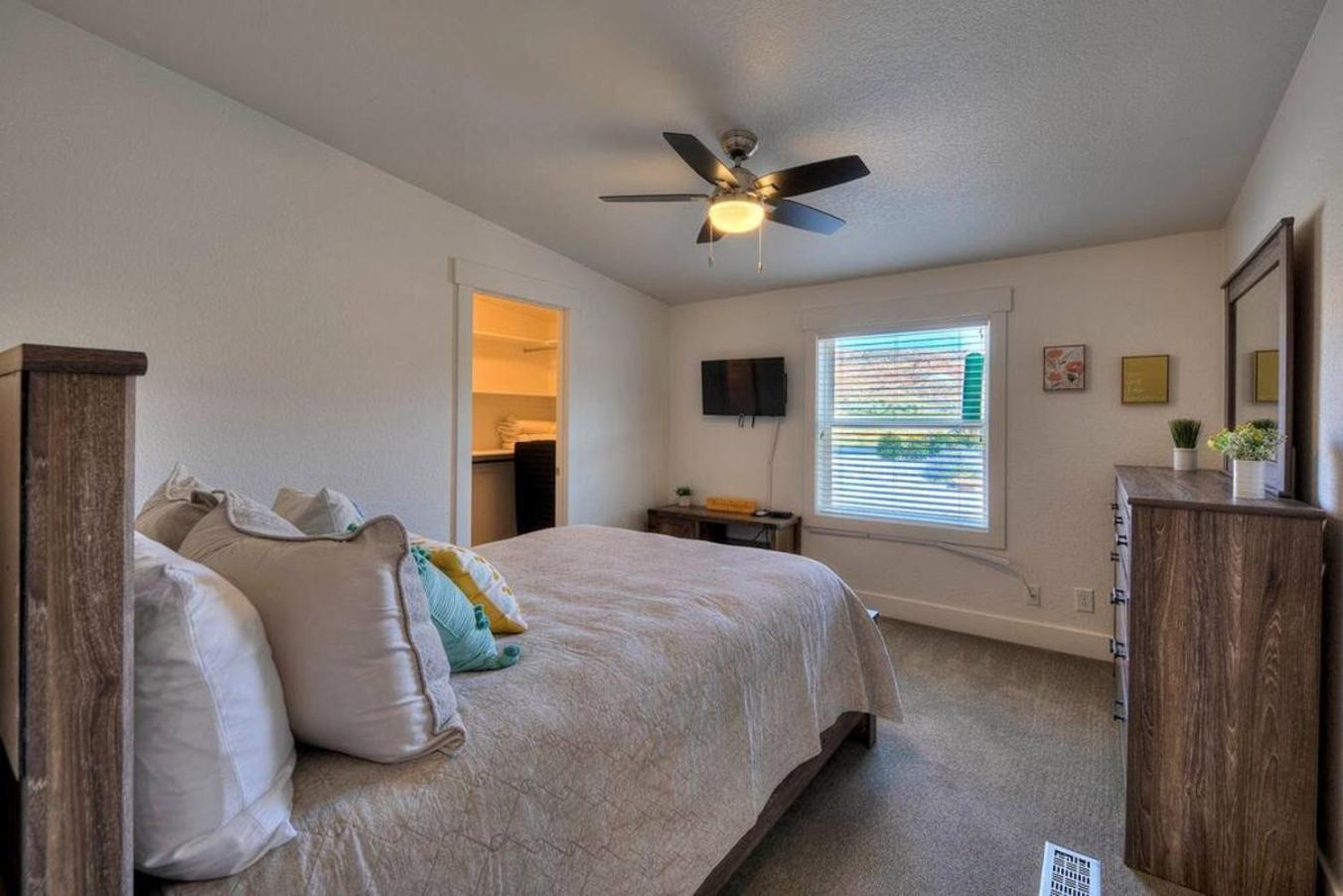 The Shack Private Home & Hot Tub Moab Bagian luar foto