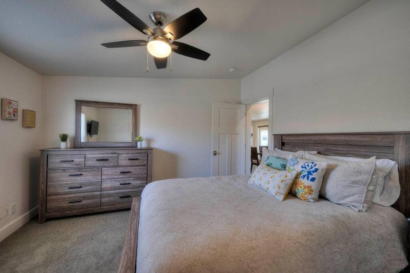 The Shack Private Home & Hot Tub Moab Bagian luar foto