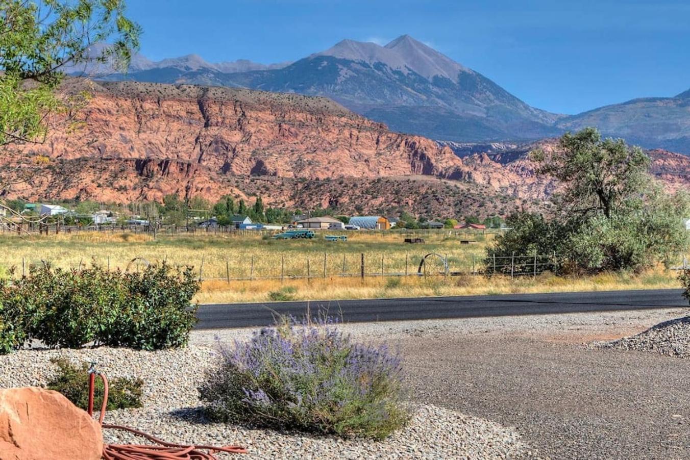 The Shack Private Home & Hot Tub Moab Bagian luar foto